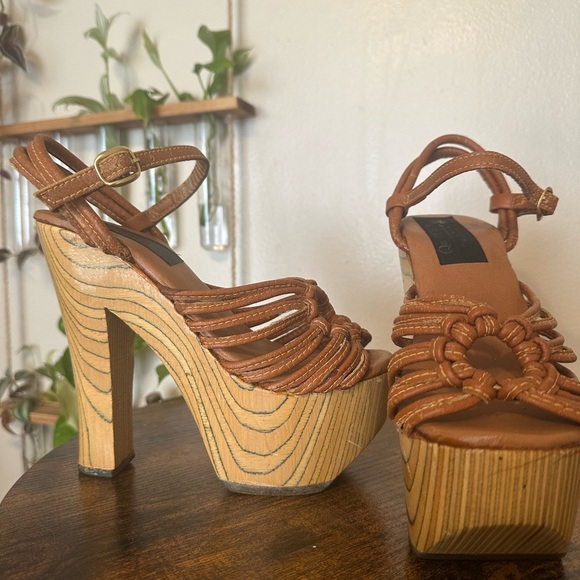 Vintage platforms. - Picture 3 of 8
